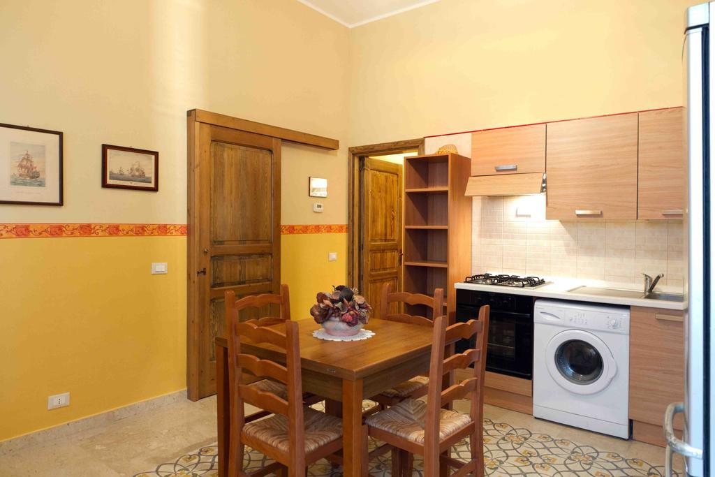 Casa Vacanza Albamarina Trapani Værelse billede